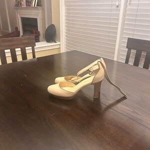 Elegant Cream Women's Heels 3.5